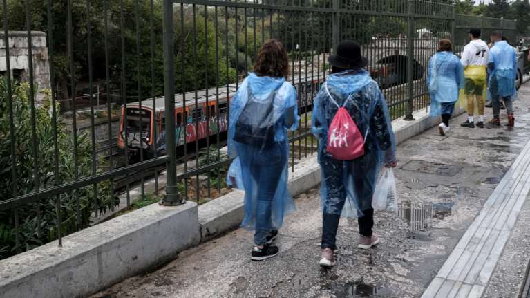 Συνεχίζεται η κακοκαιρία Αθηνά με καταιγίδες και χαλάζι - Πού θα είναι έντονα τα φαινόμενα