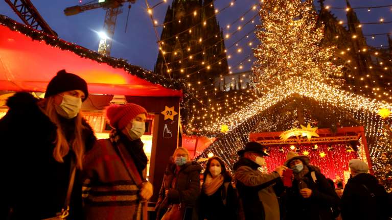 Στη δίνη της μετάλλαξης &quot;Ομικρον&quot; και η Γερμανία: Αυστηρότερους περιορισμούς εισηγούνται οι ειδικοί