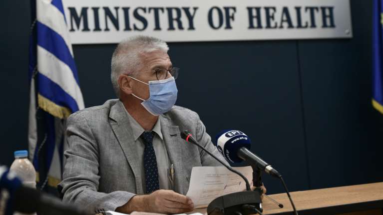 Γώγος για σταδιακό άνοιγμα: Μέσα στον Απρίλιο θα ανοίξουν κάποιες δραστηριότητες και τα λύκεια