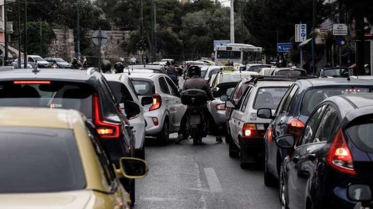 Live η κίνηση στους δρόμους: Μποτιλιάρισμα σε Κηφισό, λεωφόρο Κηφισίας, Μεσογείων και Αλεξάνδρας