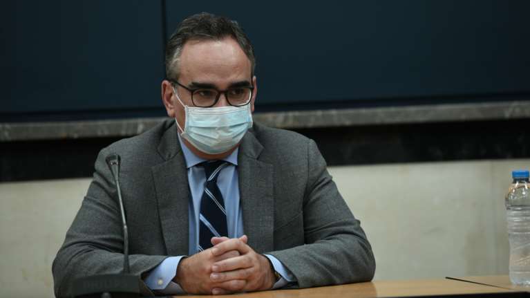 Κοντοζαμάνης: Οι πολίτες δεν θα διαλέγουν ποιο εμβόλιο θα κάνουν