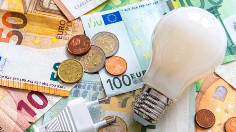 Αυτό είναι το σχέδιο για φθηνότερο ρεύμα: Παράταση στην επιδότηση για δύο μήνες ακόμη - Νέο σύστημα από Ιούνιο