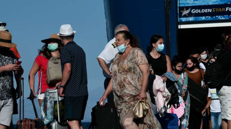 Κορονοϊός: Επιστρέφουν οι εκδρομείς του Δεκαπενταύγουστου - Πότε πρέπει να κάνουν τεστ