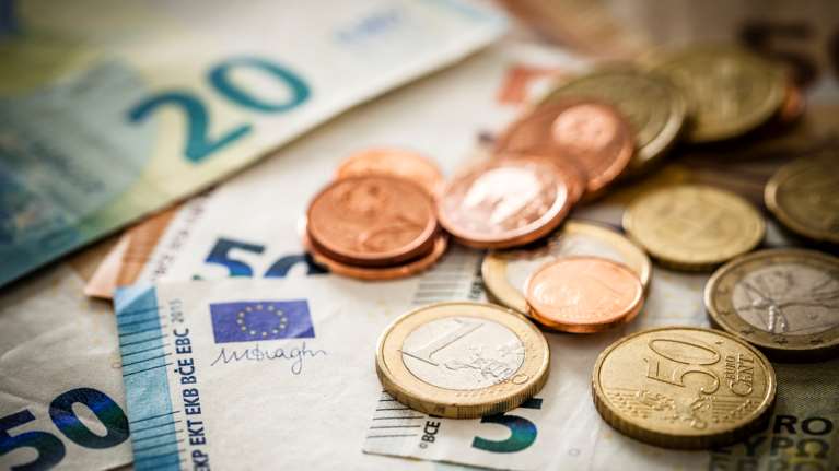 Ποιοι κερδίζουν από τις μειώσεις φόρων το 2022