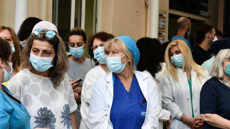 Προ των πυλών η επιστράτευση των ιδιωτών γιατρών – Τελεσίγραφο Πλεύρη πριν τα φύλλα πορείας