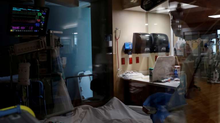 Αποκαλυπτικοί New York Times: Το 97% των τελευταίων 100.000 νεκρών στις ΗΠΑ ήταν ανεμβολίαστοι - Το 40% κάτω των 65 ετών