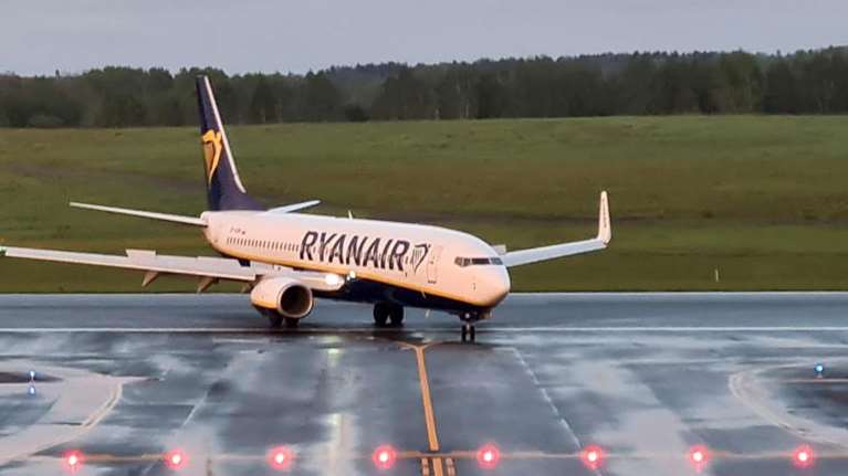 Τέλος στο θρίλερ της &quot;κρατικής αεροπειρατείας&quot; του δικτάτορα Λουκασένκο: Προσγειώθηκε το αεροσκάφος της Ryanair