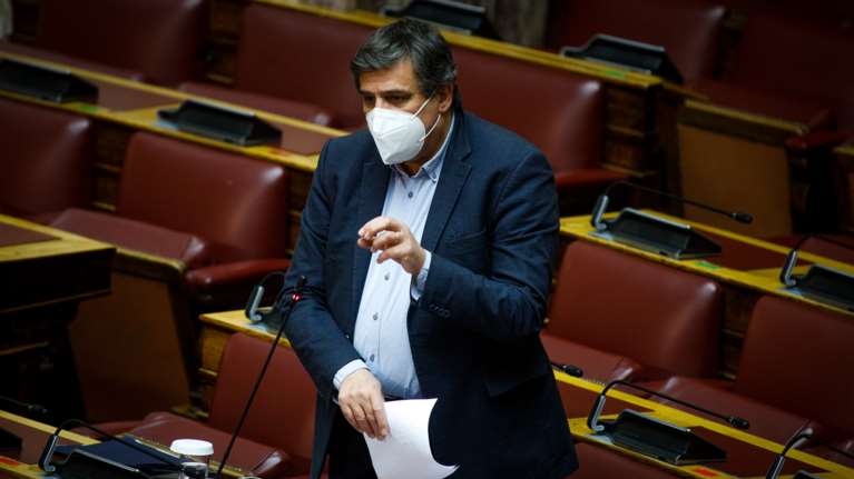 Ο Ξανθός απαντά γιατί δεν συνυπέγραψε την ερώτηση με Πολάκη και Αυγέρη για τις VIP ΜΕΘ: Δεν υπέγραψα, αλλά την... ενέκρινα