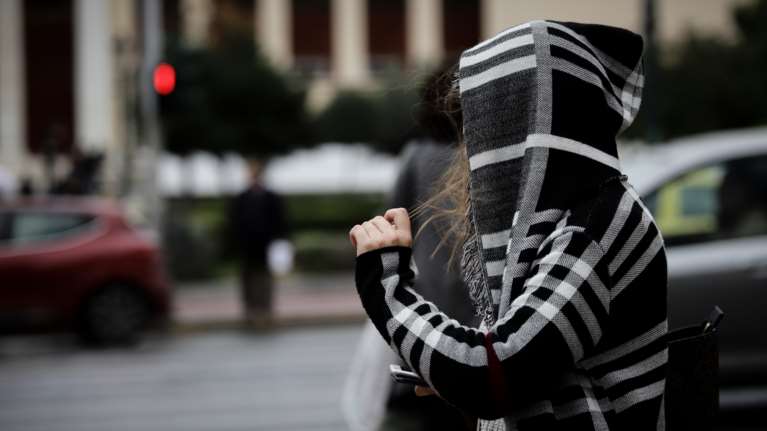 Καιρός: Καταιγίδες, χιονοπτώσεις και τσουχτερό κρύο - Πού θα &quot;χτυπήσουν&quot; τα έντονα καιρικά φαινόμενα