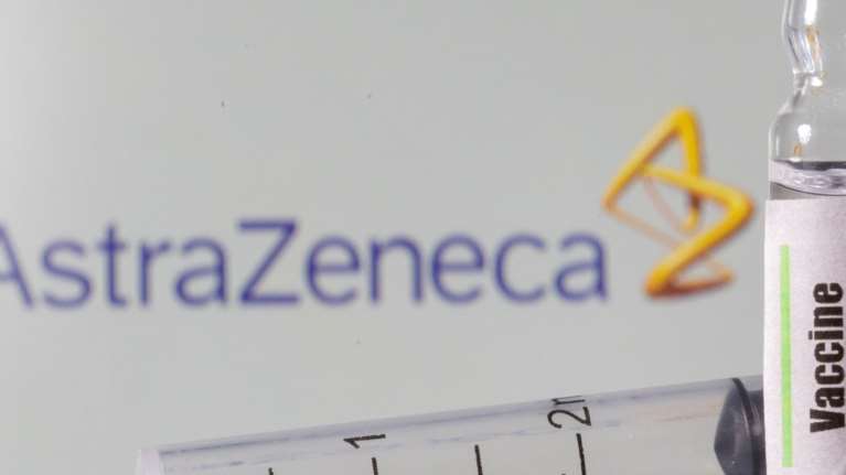 Στον αέρα το πρόγραμμα εμβολιασμού μετά τη σύγκρουση Ε.Ε. και AstraZeneca - Ανησυχητικές καθυστερήσεις