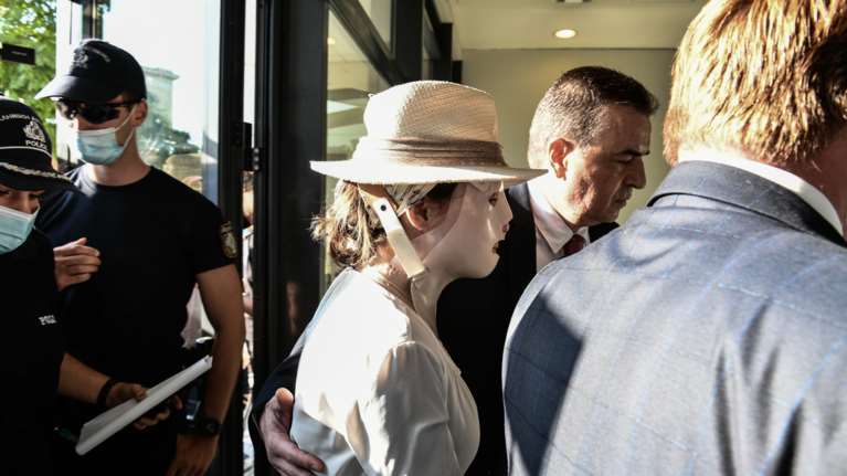 Επίθεση με βιτριόλι: Τι είπε στην Ιωάννα ο δικηγόρος της 36χρονης, Σάκης Κεχαγιόγλου