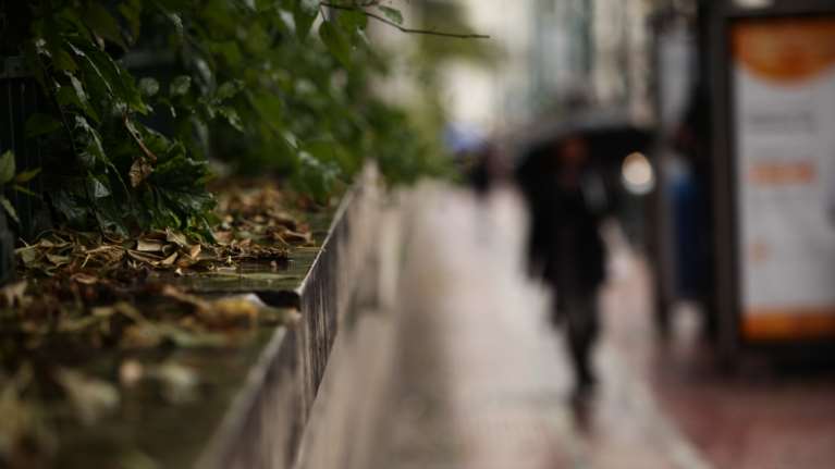 Φθινοπωρινός ο καιρός με σημαντική πτώση της θερμοκρασίας και κατά τόπους βροχές