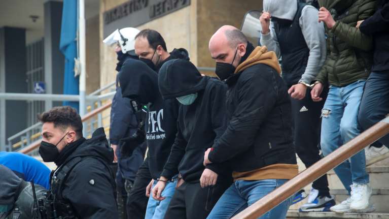 Δολοφονία Αλκη: Ξεκινούν οι απολογίες των οκτώ συλληφθέντων - Αναζητείται ο 20χρονος στην Αλβανία