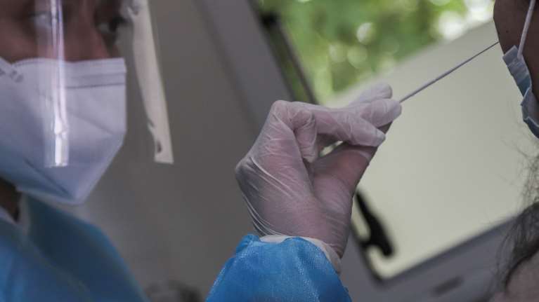 Αυτά είναι τα 6 συχνότερα συμπτώματα του κορονοϊού - Μπορεί να διαρκέσουν για μήνες