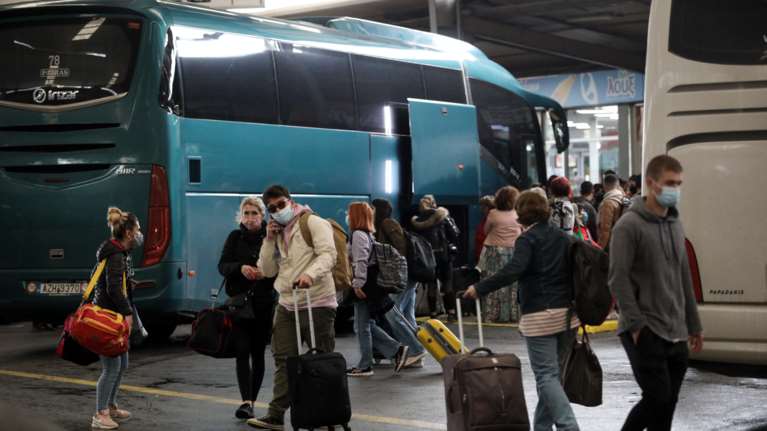 Ανεμβολίαστοι θα θεωρούνται από 1η Φεβρουαρίου όσοι δεν έχουν κάνει την ενισχυτική δόση - Πώς θα μετακινούνται