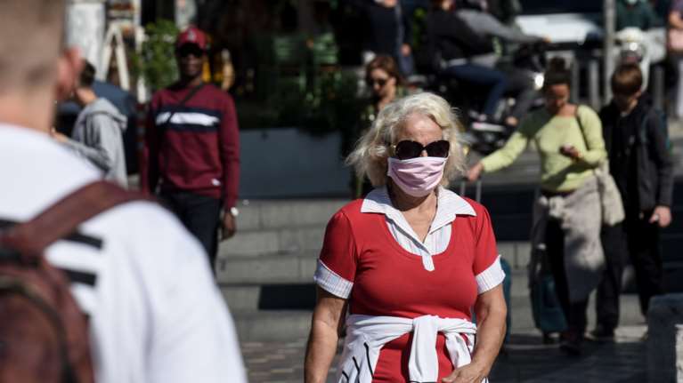 ΕΛΣΤΑΤ: Κατά 11,8% μειώθηκε το εισόδημα των νοικοκυριών το β' τρίμηνο