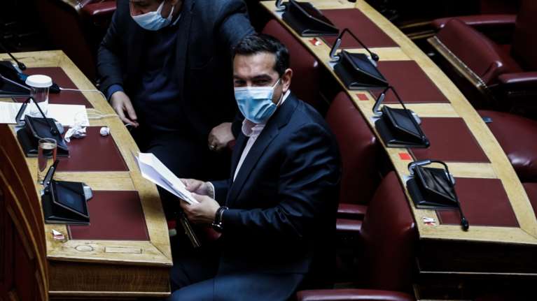 Το νέο &quot;ρίσκο&quot; Τσίπρα: Με όλους τους βουλευτές ο ΣΥΡΙΖΑ στη Βουλή - Κόντρα στο υγειονομικό πρωτόκολλο