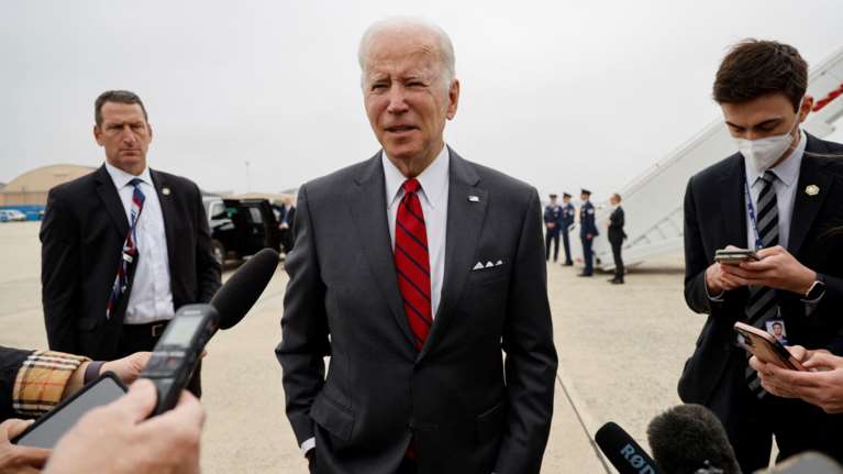 To αμφιλεγόμενο παρελθόν του προέδρου Μπάιντεν για τις αμβλώσεις: Υπέρμαχος σήμερα, αντίθετος παλαιότερα