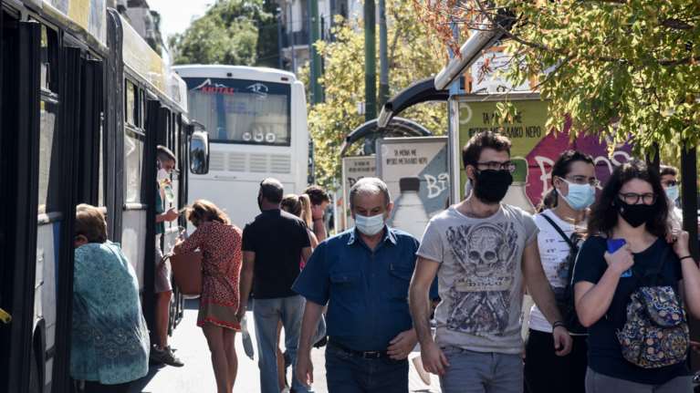 Κορονοϊός: Επιδημιολόγος εξηγεί γιατί η καθολική χρήση της μάσκας στην Αττική δεν είναι εύκολη