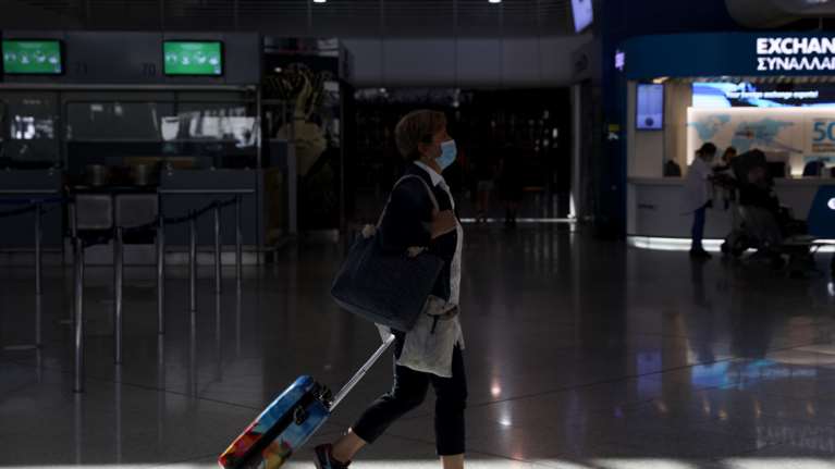 Κορονοϊός: Παρατείνεται έως 12 Οκτωβρίου η αεροπορική οδηγία για Ρωσία - Μόνο με αρνητικό τεστ η είσοδος