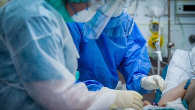 Τσαγκάρης: Μας περιμένει ένας &quot;καυτός&quot; Δεκέμβριος - Το κακό σενάριο προβλέπει 1.000 διασωληνωμένους