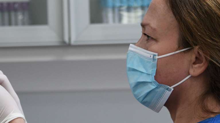 Χαμός με τα ραντεβού εμβολιασμού για τους 30 έως 39 ετών - Πάνω από 90 χιλιάδες ραντεβού σε 24 ώρες