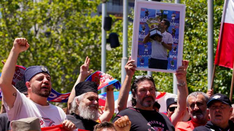 &quot;Κληρώνει&quot; σήμερα για τον Τζόκοβιτς: Συνεδριάζει το δικαστήριο της Μελβούρνης - Παραμένει κρατούμενος ο τενίστας