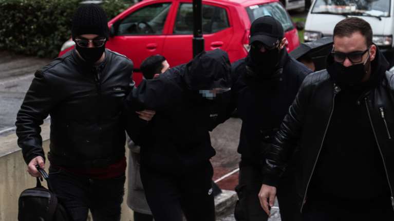 Ξυλοδαρμός σταθμάρχη στο Μετρό: Στον εισαγγελέα οι δύο ανήλικοι - &quot;Θολώσαμε, αλλά μετά φοβηθήκαμε&quot;  [βίντεο]