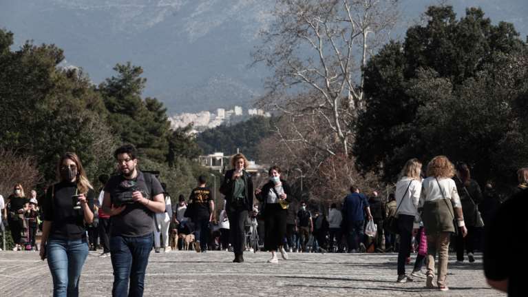 Σκουτέλης: Το Άγιο Φως είναι τα εμβόλια - Τι είπε για τις παρενέργειες