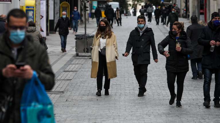 Ανοιγμα καταστημάτων τη Δευτέρα: Το χρονικό όριο, τα SMS και οι αλλαγές για τις &quot;κόκκινες&quot; περιοχές