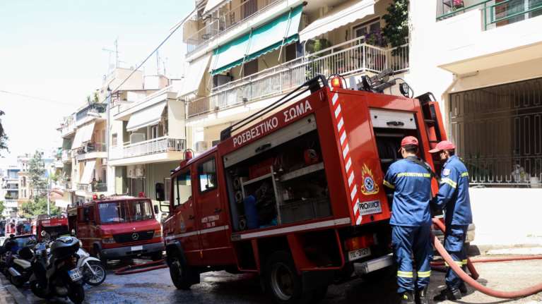 Τραγωδία στο Ιλιον: Νεκρή γυναίκα από φωτιά σε διαμέρισμα