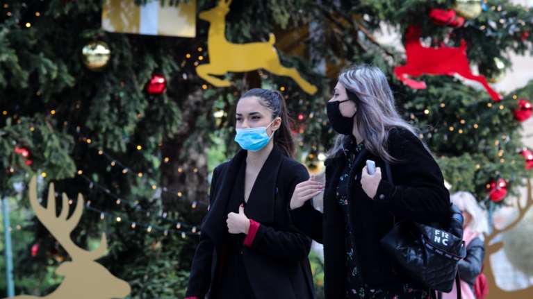 Το καλό και το κακό σενάριο για την πορεία της πανδημίας μέχρι τα Χριστούγεννα - Ακόμα 2 εκατ. πρέπει να αποκτήσουν ανοσία