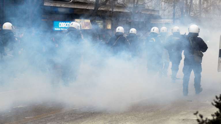Οι &quot;φυλές&quot; των μπαχαλάκηδων που σπάνε την Αθήνα για τον Κουφοντίνα: Οι &quot;αλληλέγγυοι&quot;, τα &quot;μωρά&quot; και οι &quot;εικονοκλάστες&quot;