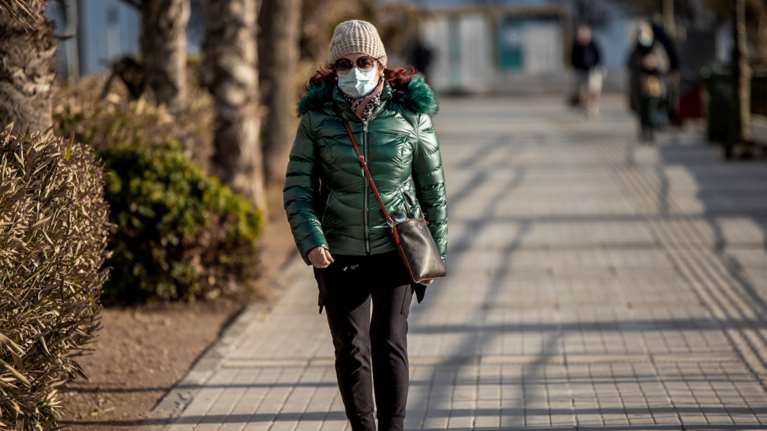 Οδηγίες ECDC: Σε ποιους χώρους πρέπει να φοράμε μάσκα για να μειωθεί η μετάδοση του κορονοϊού