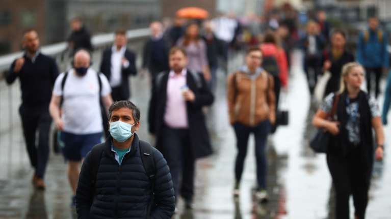 Βρετανία: &quot;Δεν μπορούμε να σκεφτόμαστε μόνο τον κορονοϊό&quot;, λέει ο υπουργός Υγείας