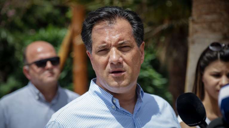 Αντιδράσεις για τον Αδωνι Γεωργιάδη που έγινε νονός - Τι ισχύει για τις βαφτίσεις εν μέσω lockdown