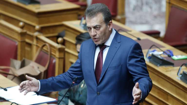 Βρούτσης: Πώς ο Τσάρος του υπουργείου Εργασίας βρέθηκε &quot;στα αζήτητα&quot;- Τα λάθη που του χρέωσε το Μαξίμου