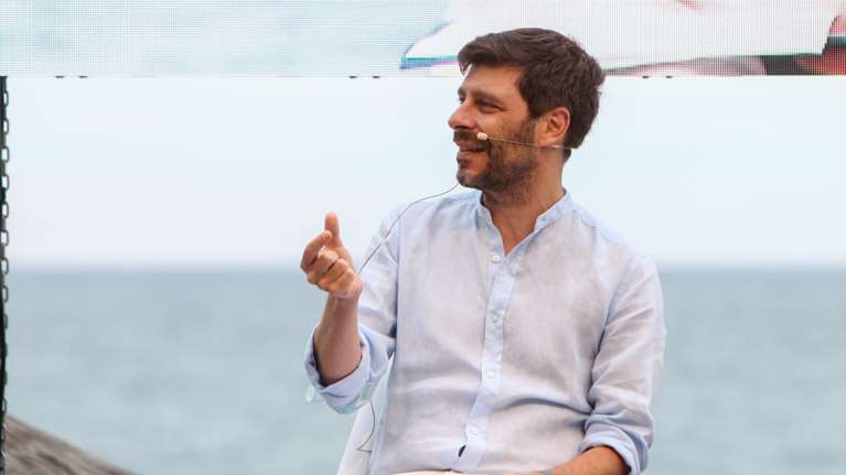 Γιατρομανωλάκης, ο πρώτος ανοιχτά γκέι υπουργός: Και μόνο που υπάρχω, κάνει κάποιους να αισθάνονται άβολα