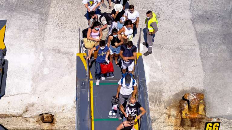 Sifnos Jet: Συνελήφθη ο πλοίαρχος στη Μύκονο για μεταφορά υπεράριθμων επιβατών