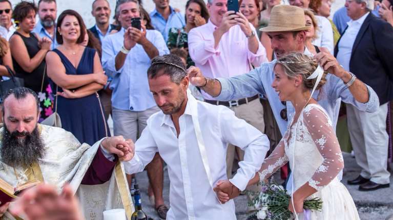 Παντρεύτηκε ο Ολυμπιονίκης της Ιστιοπλοΐας Τάκης Μάντης - Κουμπάρος ο Παύλος Καγιαλής [εικόνες]