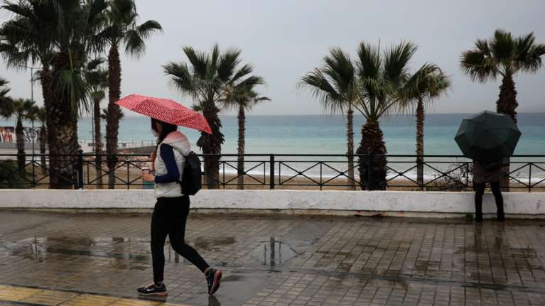 Παραμένει άστατος ο καιρός σε όλη τη χώρα - Πού θα σημειωθούν βροχές