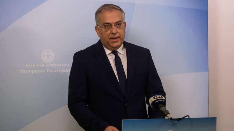 Ο Τάκης Θεοδωρικάκος στα εγκαίνια του ιστορικού κτιρίου της Εθνικής Αντίστασης στην Καλλιθέα