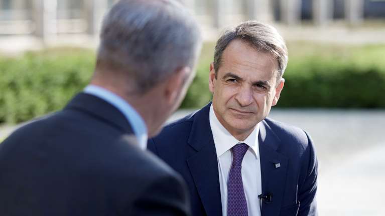 Μητσοτάκης στο CNN: Σημαντικές οι κυρώσεις στη Ρωσία - &quot;Σκοτεινή&quot; η ατμόσφαιρα στη Σύνοδο του ΝΑΤΟ