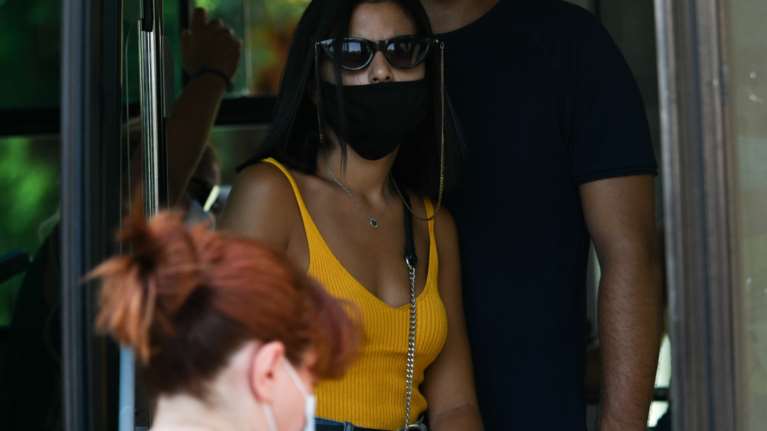 Κορονοϊός - Καθηγητής Δερμιτζάκης: Στα 10.000 υπολογίζονται τα ενεργά κρούσματα στην Ελλάδα