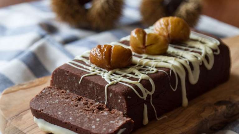 Ακης Πετρετζίκης: Συνταγή για συγκλονιστικό κορμό κάστανο - Το τέλειο χριστουγεννιάτικο κέρασμα