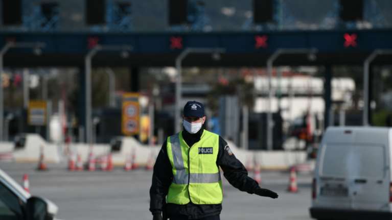 Χριστούγεννα καραντίνας: Μειωμένη κατά 60% η έξοδος των Αθηναίων προς την περιφέρεια