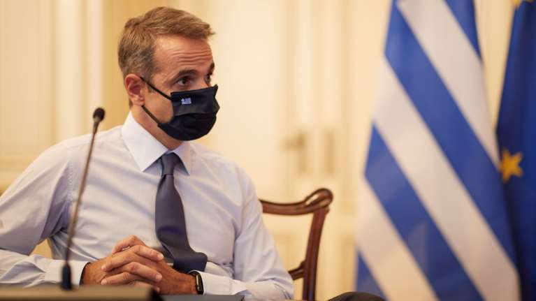 Κορονοϊός: Το νέο μήνυμα Μητσοτάκη στους νέους - "Μετά τις διακοπές προσέχουμε διπλά" [βίντεο]