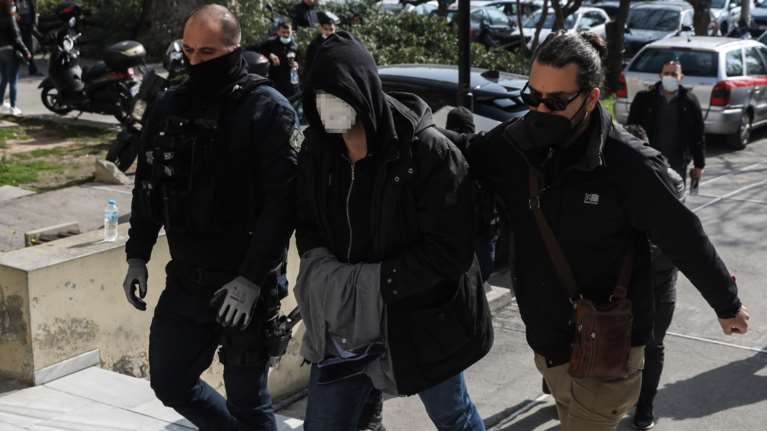 Θάνατος Ρομά στο Μενίδι: Αντιεμβολιαστής και πρώην φρουρά κορυφαίου πολιτικού ο αστυνομικός που τον ξυλοκόπησε