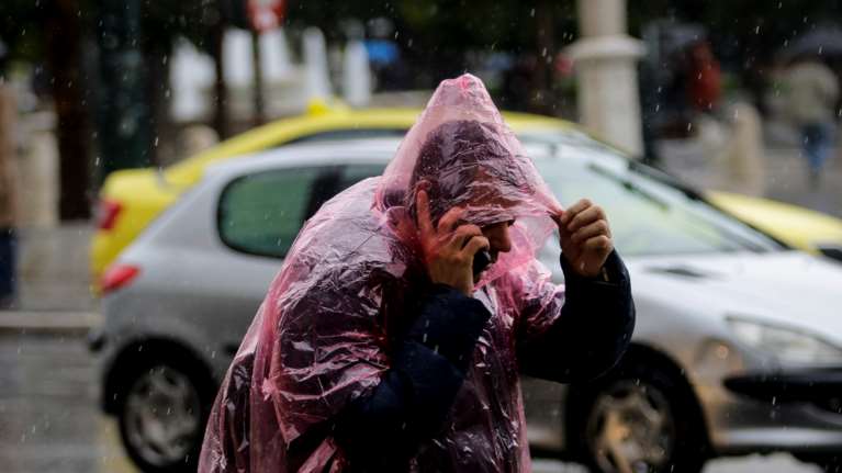 Καιρός: Πώς θα εξελιχθεί η κακοκαιρία - Ανοιξαν οι ουρανοί στην Αττική