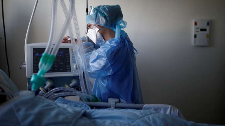 Κορονοϊός: Κατέληξε 82χρονος στο Αττικόν - 427 συνολικά οι νεκροί στη χώρα